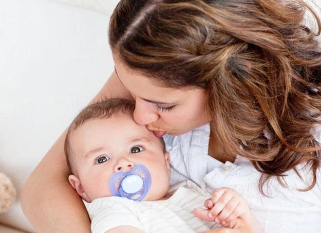 Każda pracująca mama, która w 2011 roku urodzi dziecko, ma prawo do 2 tygodni dodatkowego urlopu