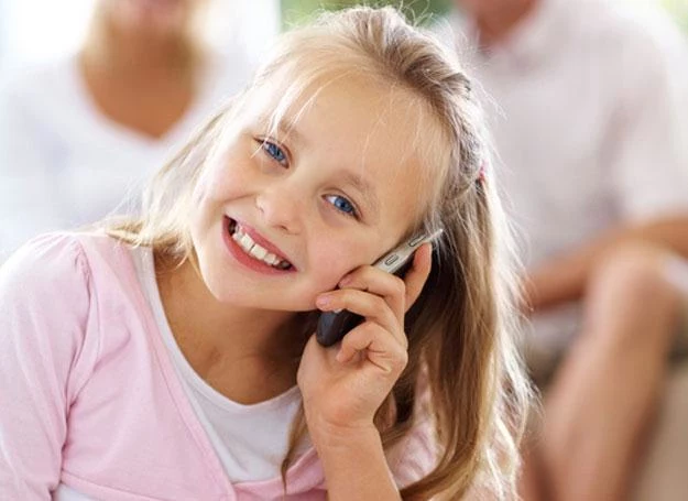Najmłodsi o wiele bardziej niż dorośli są narażeni na promieniowanie ze strony telefonów komórkowych Najmłodsi o wiele bardziej niż dorośli są narażeni na promieniowanie ze strony telefonów komórkowych