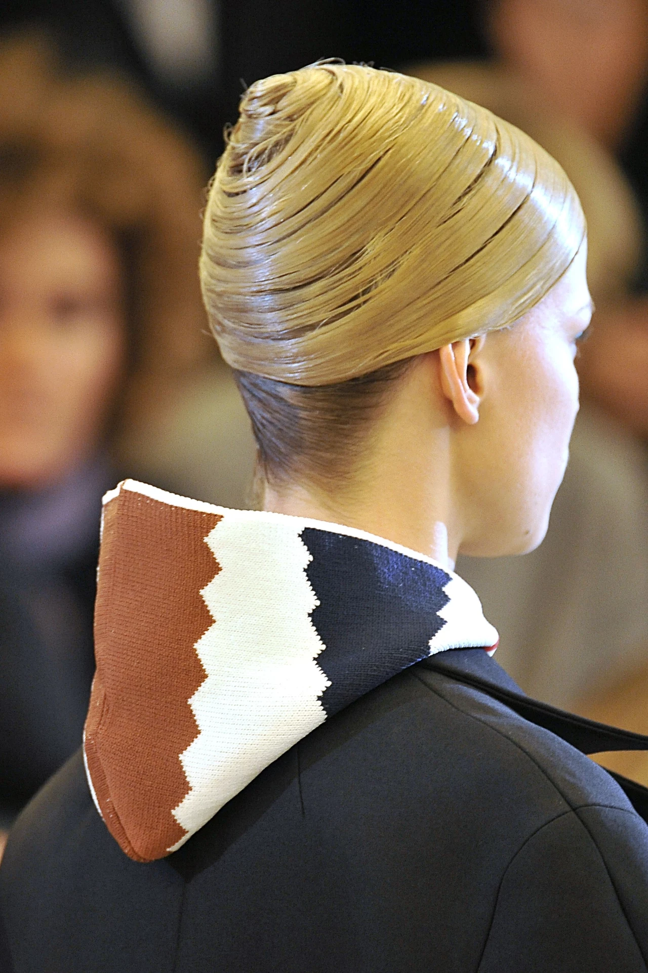 Kok gładko uczesany - propozycja Jil Sander Kok gładko uczesany - propozycja Jil Sander