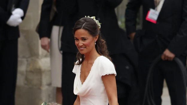 Pippa Middleton w sukni w kolorze kości słoniowej (a właściwie jej pupa w tej sukni) na królewskim ślubie zrobiła taką furorę, że przyćmiła nieco nawet główną bohaterkę tego dnia - księżną Catherine.