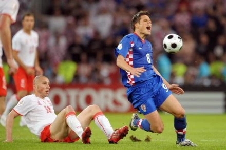 Mariusz Lewandowski (z lewej), ma nadzieje, że po meczu z Ukrainą nie będzie pośmiewiskiem