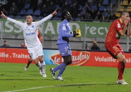 Na Ireneusza Jelenia możemy ostatnio liczyć. Napastnik Auxerre gra i regularnie strzela gole Na Ireneusza Jelenia możemy ostatnio liczyć. Napastnik Auxerre gra i regularnie strzela gole