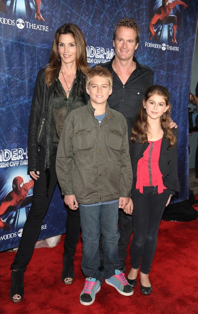 Mała Kaia Gerber z mamą, bratem i ojcem Mała Kaia Gerber z mamą, bratem i ojcem