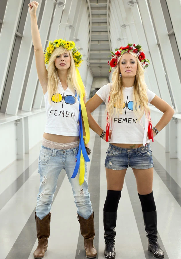 Przedstawicielki Femenu odwiedziły Polskę. Na zdjęciu po nagraniu programu "Pytanie na śniadanie". Przedstawicielki Femenu odwiedziły Polskę. Na zdjęciu po nagraniu programu "Pytanie na śniadanie".