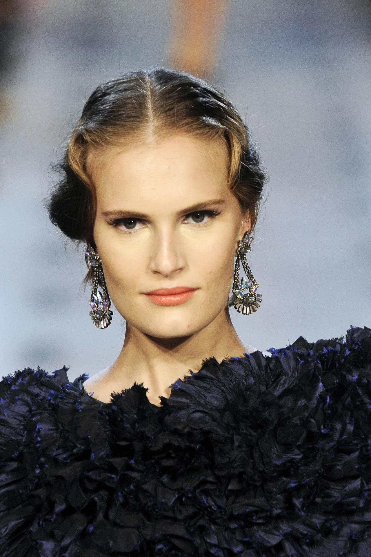 Zac Posen - fryzura w stylu retro Zac Posen - fryzura w stylu retro