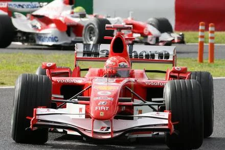 W bolidzie Ferrari zawiódł silnik / Kliknij W bolidzie Ferrari zawiódł silnik / Kliknij