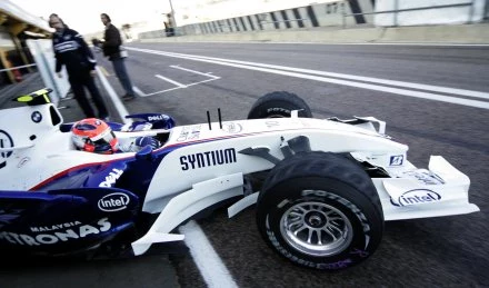 Robert Kubica wyjeżdża na tor Robert Kubica wyjeżdża na tor
