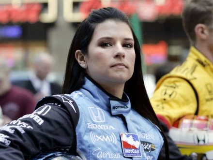 Danica Patrick jest ozdobą każdego wyścigu.