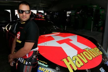 Montoya i jego nowa, lśniąca maszyna NASCAR