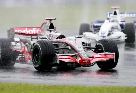 Rok temu Heidfeld ścigał Hamiltona w potopie na torze w Japonii