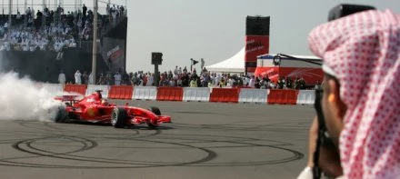 Bogaci Rosjanie mogą odebrać arabskim szejkom organizację GP w 2011 r. Bogaci Rosjanie mogą odebrać arabskim szejkom organizację GP w 2011 r.