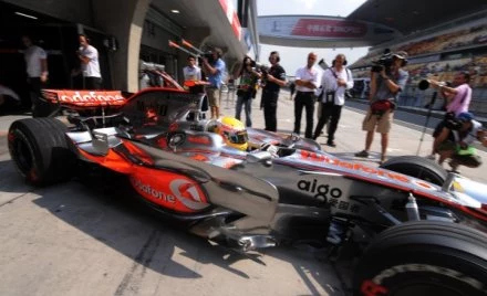 Hamilton wyjeżdża na pierwszy trening
