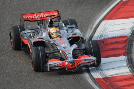 Lewis Hamilton na dzisiejszym treningu Lewis Hamilton na dzisiejszym treningu