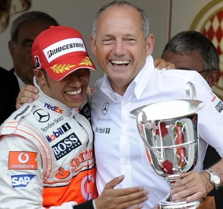 Ron Dennis broni Hamiltona jak własnego syna