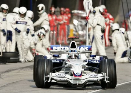 Nick Heidfeld sprawdzał w poniedziałek jak sprawuje się bolid BMW Sauber