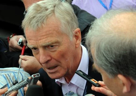 Max Mosley dobrze się czuje w roli szefa FIA Max Mosley dobrze się czuje w roli szefa FIA