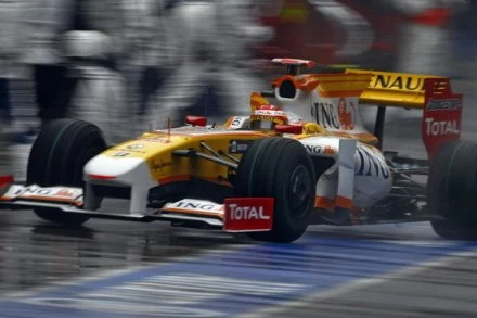Za kierownicą Fernando Alonso Za kierownicą Fernando Alonso