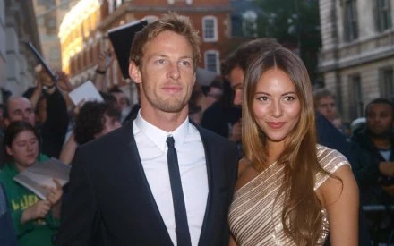 Jenson Button z Jessicą Mishabata.