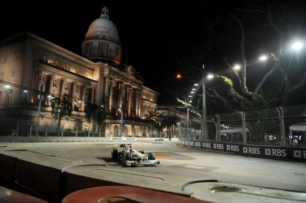 Robert Kubica podczas treningu przed Grand Prix Singapuru.