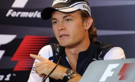 "Nie wiecie gdzie jest mój kask?" - pyta Nico Rosberg.