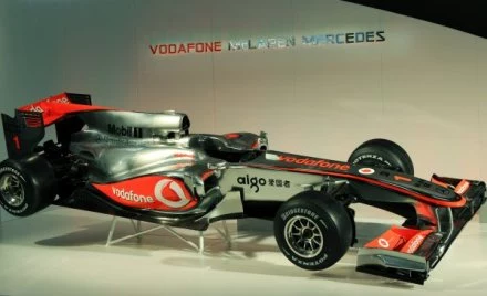 Nowiutki i błyszczący McLaren na sezon 2010