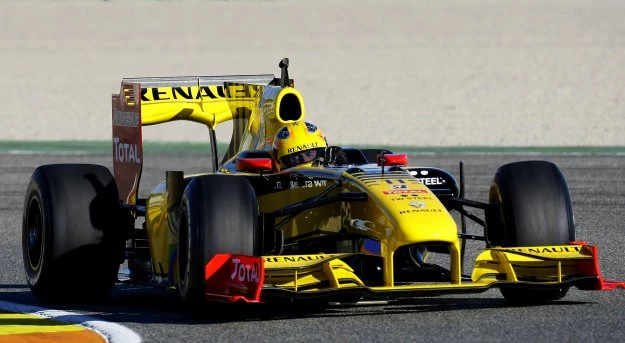 Robert Kubica w bolidzie Renault.