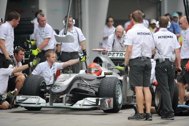 Michael Schumacher za sterami bolidu Mercedes GP-Petronas