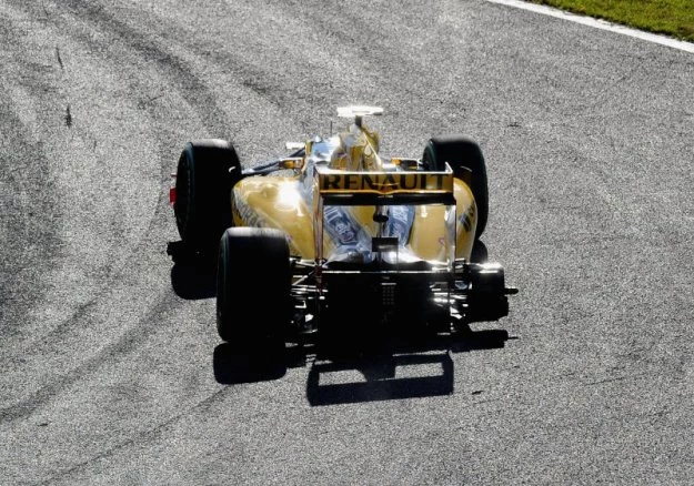 Robert Kubica bez prawego koła na torze Suzuka. To mogło się skończyć tragicznie!