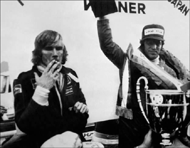 James Hunt (z lewej)