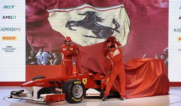 Fernando Alonso i Felipe Massa odsłaniają nowy model Ferrari F150 Fernando Alonso i Felipe Massa odsłaniają nowy model Ferrari F150