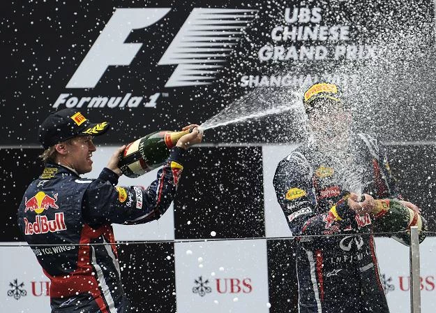 Sebastian Vettel i Mark Webber na podium GP Chin