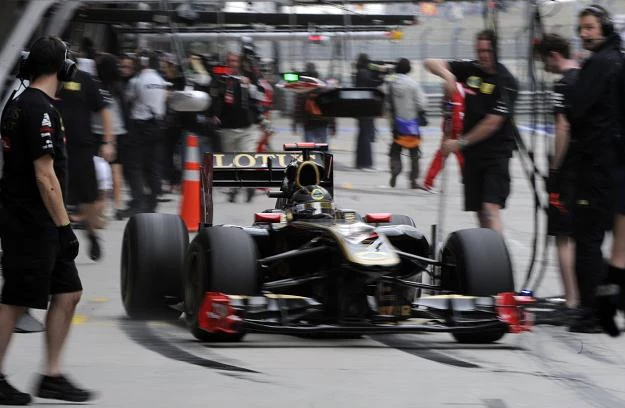 Nick Heidfeld w bolidzie Lotus-Renault