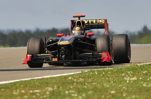 Nick Heidfeld w bolidzie Lotus - Renault