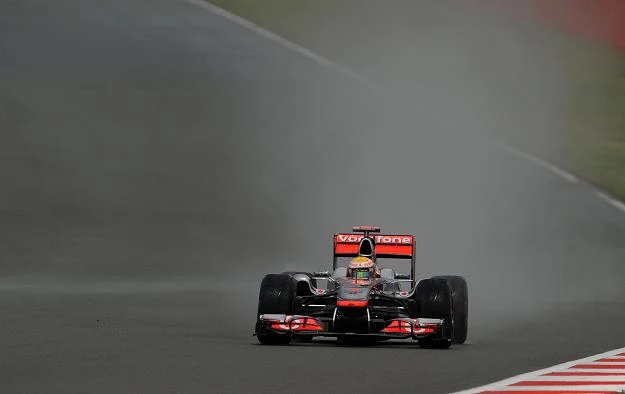 Lewis Hamilton podczas treningu na torze Silverstone.