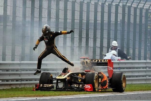 Nick Heidfeld musiał uciekać z płonącego bolidu