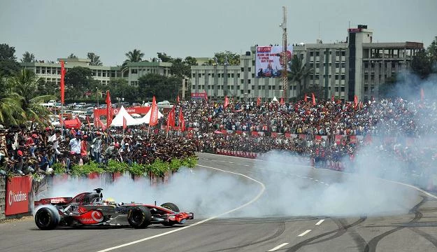 Lewis Hamilton w Vodafone McLaren Mercedes MP4-23