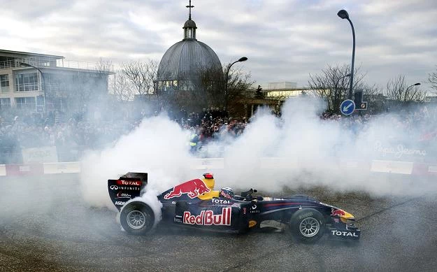 Sebastian Vettel (Red Bull Racing) ciężko pracuje, aby dobrze przygotować się do sezonu