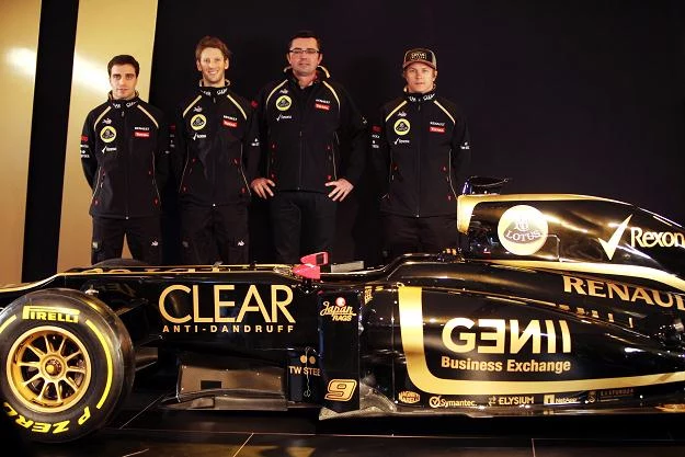 Prezentacja nowego bolidu teamu Lotus. Pierwszy z prawej Kimi Raikkonen