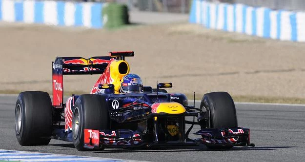 Czempion Sebastian Vettel w bolidzie RB8