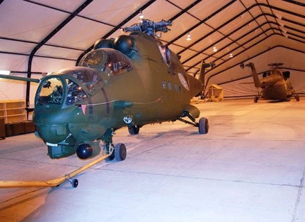 Mi-24 w hangarze w Bagram/fot. PKW ISAF