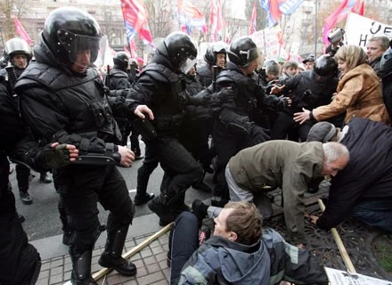 W naszym scenariuszu lawina protestów przeciw ZSRR nastąpiłaby na przełomie lat 70. i 80.