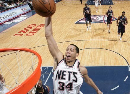 Devin Harris (na zdjęciu) nie wyglądał już tak pewnie w pojedynku z amatorem z Londynu