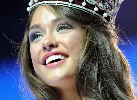 Iryna Zhuravska tuż po tym, jak wygrała konkurs "Miss World Ukraine 2008", Kijów, 23 kwietnia 2008