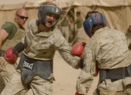 US Marines na treningu MCMAP w afgańskiej prowincji Helmand, 30 czerwca 2009