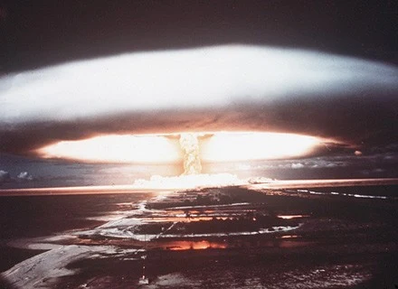 Las atomowych grzybów nad Europą... Szczęśliwie udało tego uniknąć. Na razie... Las atomowych grzybów nad Europą... Szczęśliwie udało tego uniknąć. Na razie...