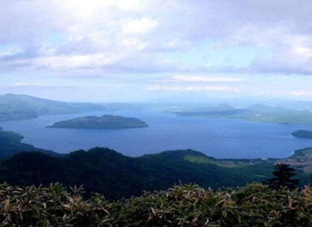 Jezioro Kussharo na wyspie Hokkaido Jezioro Kussharo na wyspie Hokkaido