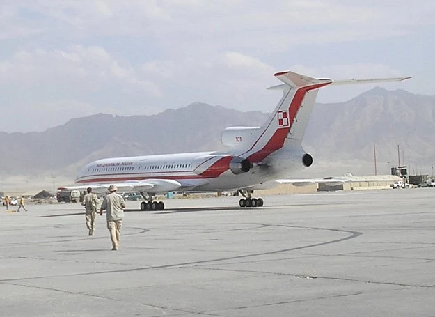 Prezydencki Tu-154M na lotnisku w Bagram. Lato 2007/ fot. Marcin Ogdowski