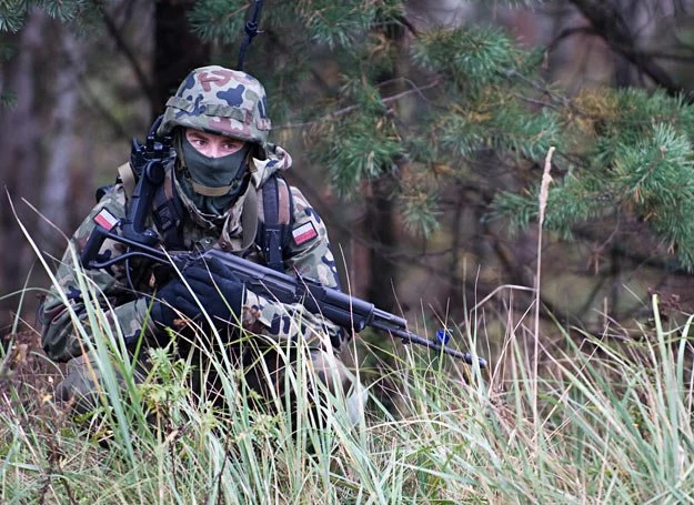 Żołnierz 15. BZ podczas ćwiczeń Anakonda 2010 /fot. Adam Roik, Combat Camera DOSZ