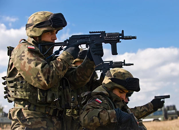 Żandarmi podczas ćwiczeń Anakonda 2010 /fot. Adam Roik, Combat Camera DOSZ