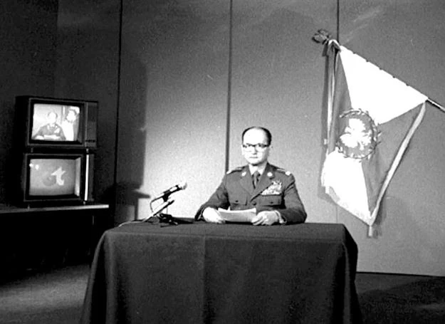 Gen. Wojciech Jaruzelski ogłasza wprowadzenie stanu wojennego Gen. Wojciech Jaruzelski ogłasza wprowadzenie stanu wojennego